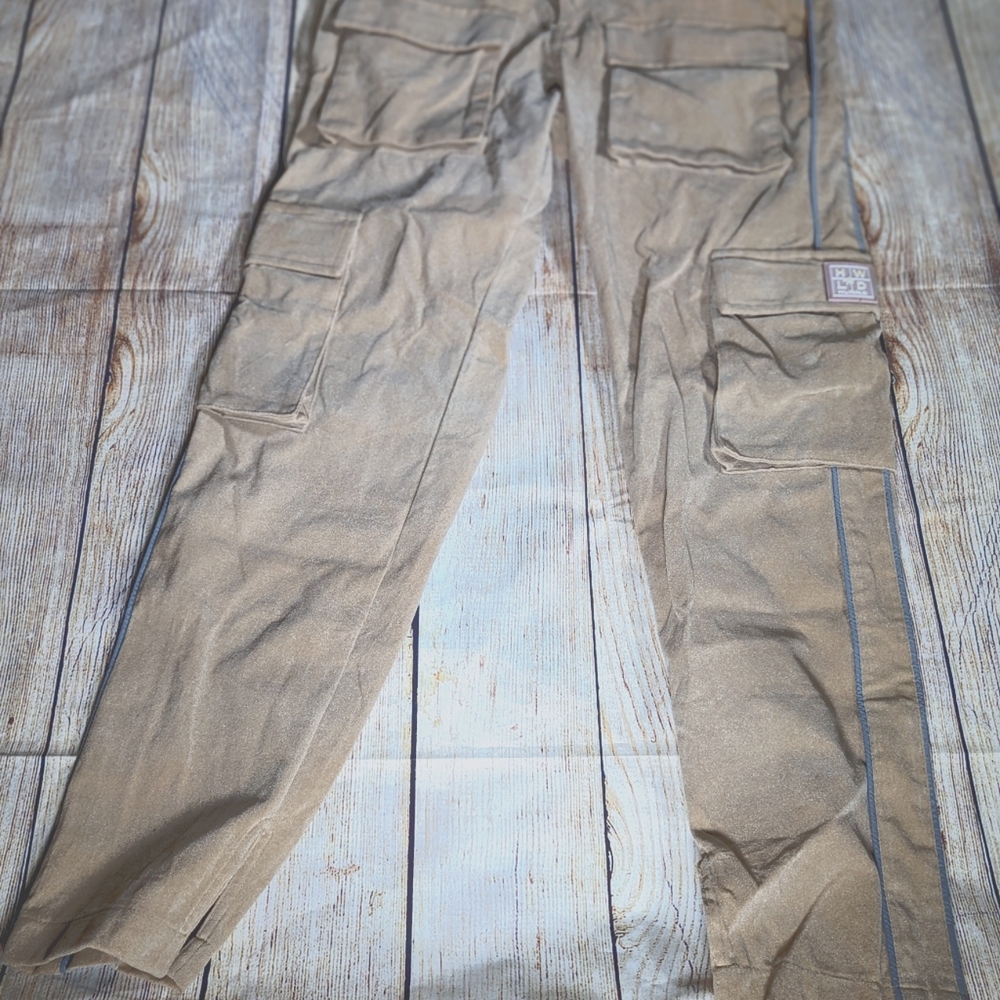 Hollywood Hunna Cargo Pants Size Small - 30 Inseam - Khaki - Cotton Poly Blend